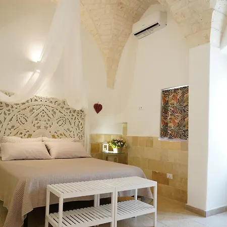 Maison Blanc فندق مبيت وإفطار أوستوني