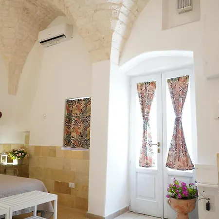 Maison Blanc فندق مبيت وإفطار أوستوني